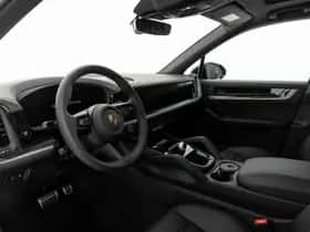 Porsche Cayenne (2025) thumbnail 3