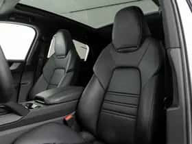 Porsche Cayenne (2024) thumbnail 4