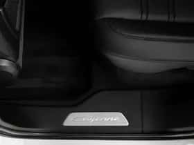 Porsche Cayenne (2024) thumbnail 36