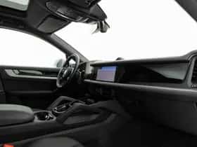 Porsche Cayenne (2024) thumbnail 7