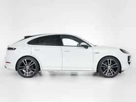 Porsche Cayenne (2024) thumbnail 10