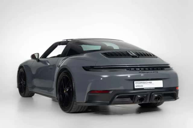 Porsche 911 (2024) thumbnail 2
