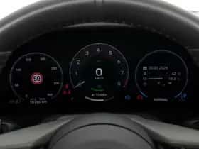 Porsche 911 (2024) thumbnail 12