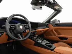 Porsche 911 (2024) thumbnail 3