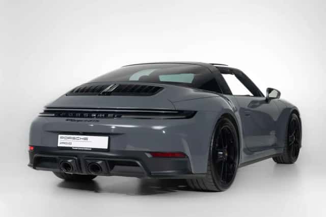 Porsche 911 (2024) thumbnail 6