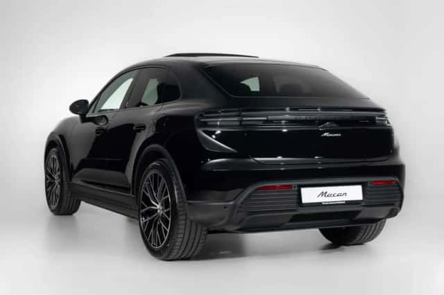 Porsche Macan (2026) thumbnail 2