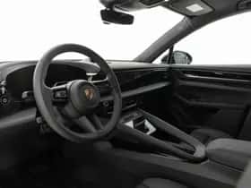 Porsche Macan (2026) thumbnail 3