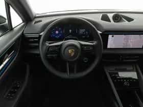 Porsche Macan (2026) thumbnail 9