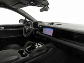 Porsche Cayenne (2024) thumbnail 7