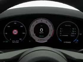 Porsche Panamera (2024) thumbnail 17