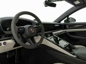 Porsche Panamera (2024) thumbnail 3