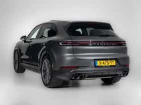 Porsche Cayenne (2024) thumbnail 2