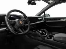 Porsche Cayenne (2024) thumbnail 3