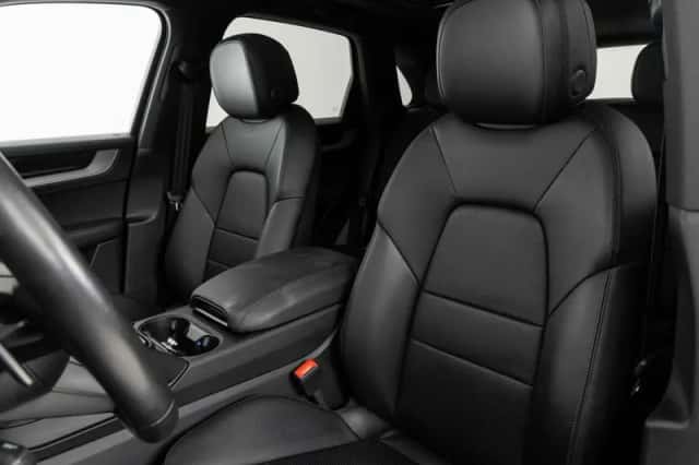 Porsche Cayenne (2024) thumbnail 4