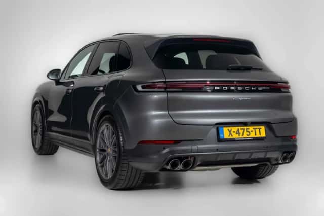 Porsche Cayenne (2024) thumbnail 6