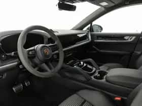Porsche Cayenne (2024) thumbnail 3