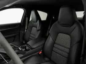 Porsche Cayenne (2024) thumbnail 4