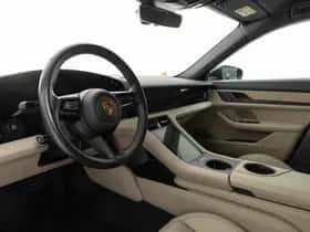 Porsche Taycan (2023) thumbnail 3