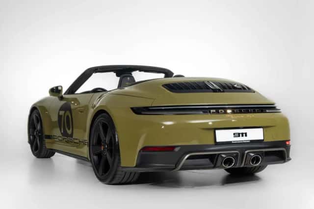 Porsche 911 (2026) thumbnail 2