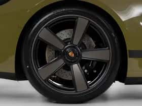Porsche 911 (2026) thumbnail 24