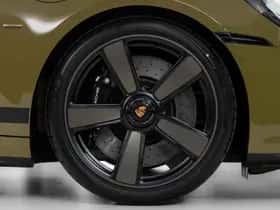 Porsche 911 (2026) thumbnail 25