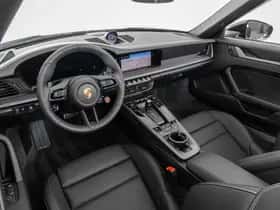 Porsche 911 (2025) thumbnail 3