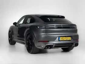 Porsche Cayenne (2025) thumbnail 2