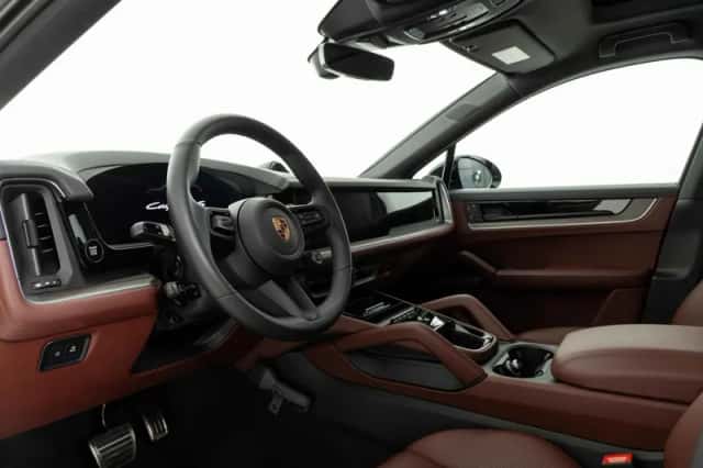 Porsche Cayenne (2025) thumbnail 3