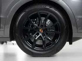 Porsche Cayenne (2025) thumbnail 23