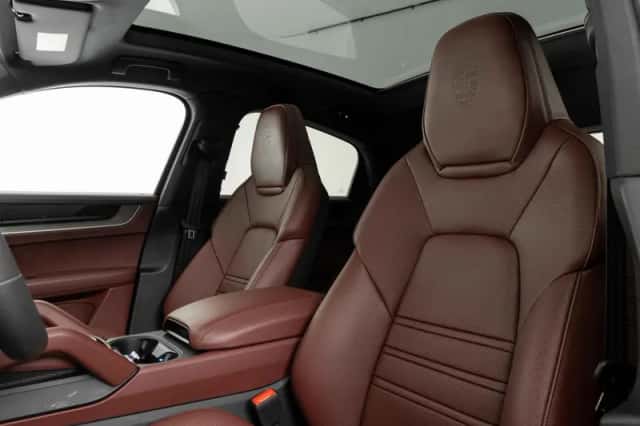 Porsche Cayenne (2025) thumbnail 4