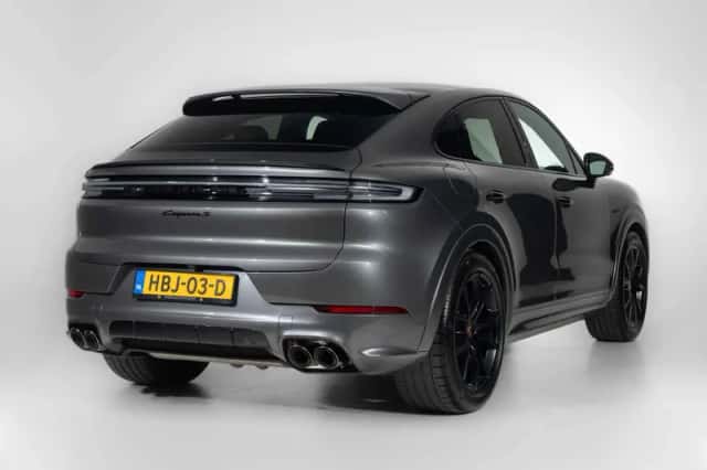 Porsche Cayenne (2025) thumbnail 6