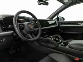 Porsche Cayenne (2024) thumbnail 3