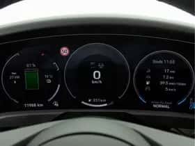 Porsche Taycan (2024) thumbnail 13