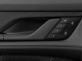 Porsche Taycan (2024) thumbnail 22