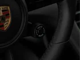 Porsche Taycan (2024) thumbnail 40