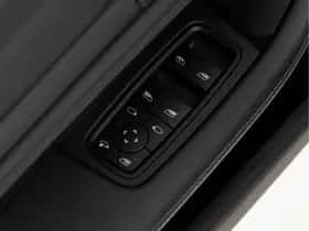 Porsche Taycan (2024) thumbnail 42