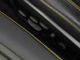 Porsche 911 (2025) thumbnail 40