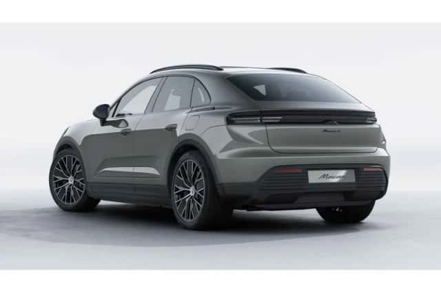 Porsche Macan (2025) thumbnail 2