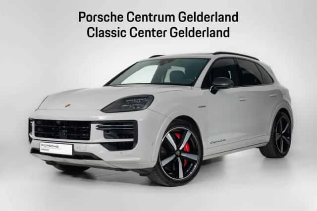Porsche Cayenne (2024) thumbnail 1