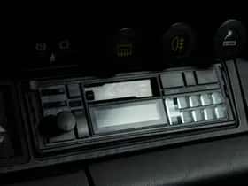 Porsche 911 (1984) thumbnail 19
