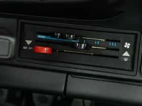 Porsche 911 (1984) thumbnail 39