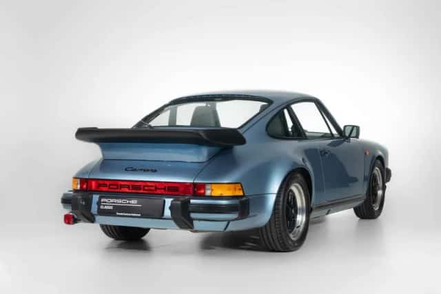 Porsche 911 (1984) thumbnail 6