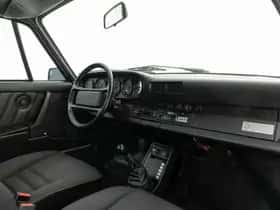 Porsche 911 (1984) thumbnail 7