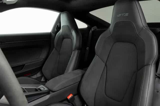 Porsche 911 (2025) thumbnail 4