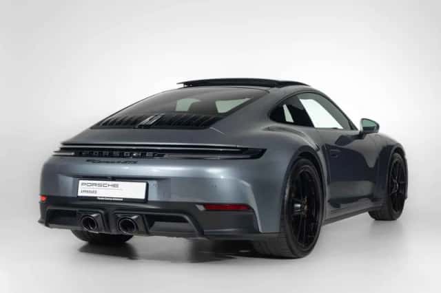 Porsche 911 (2025) thumbnail 6