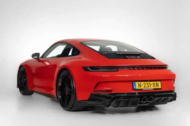 Porsche 911 (2022) thumbnail 2