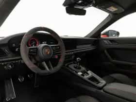 Porsche 911 (2022) thumbnail 3