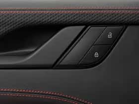 Porsche 911 (2022) thumbnail 28