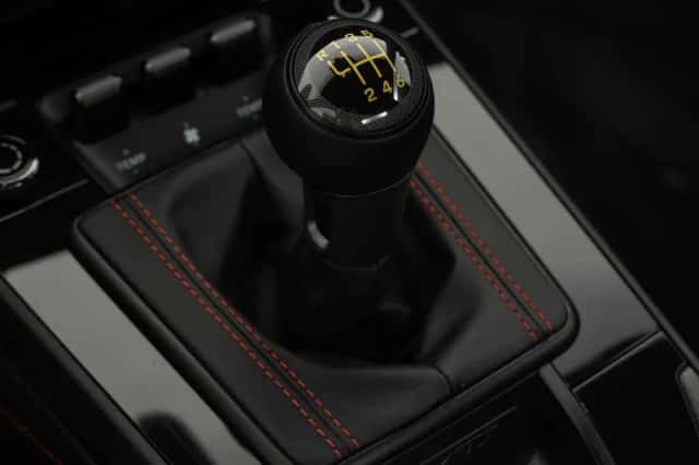 Porsche 911 (2022) thumbnail 4