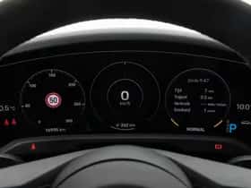 Porsche Taycan (2021) thumbnail 13